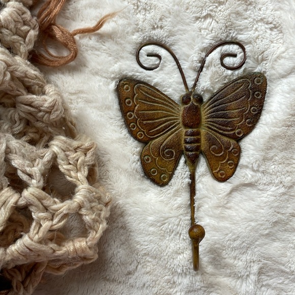 •| metal butterfly hook - Picture 2 of 8